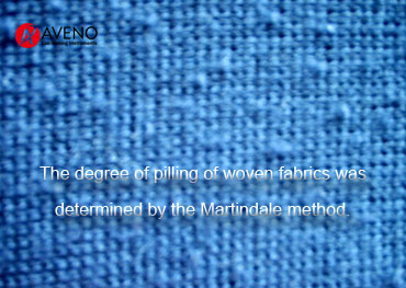 El grado de pilling de las telas tejidas se determinó por el método de Martindale
